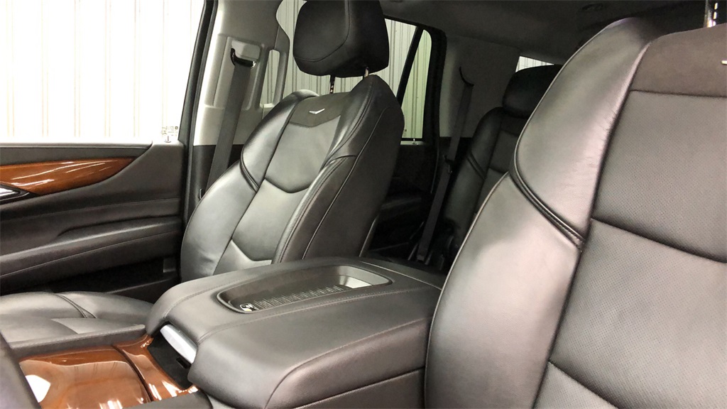 2020 Cadillac Escalade - 303945