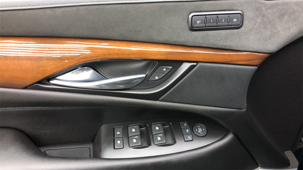 2020 Cadillac Escalade - 303945