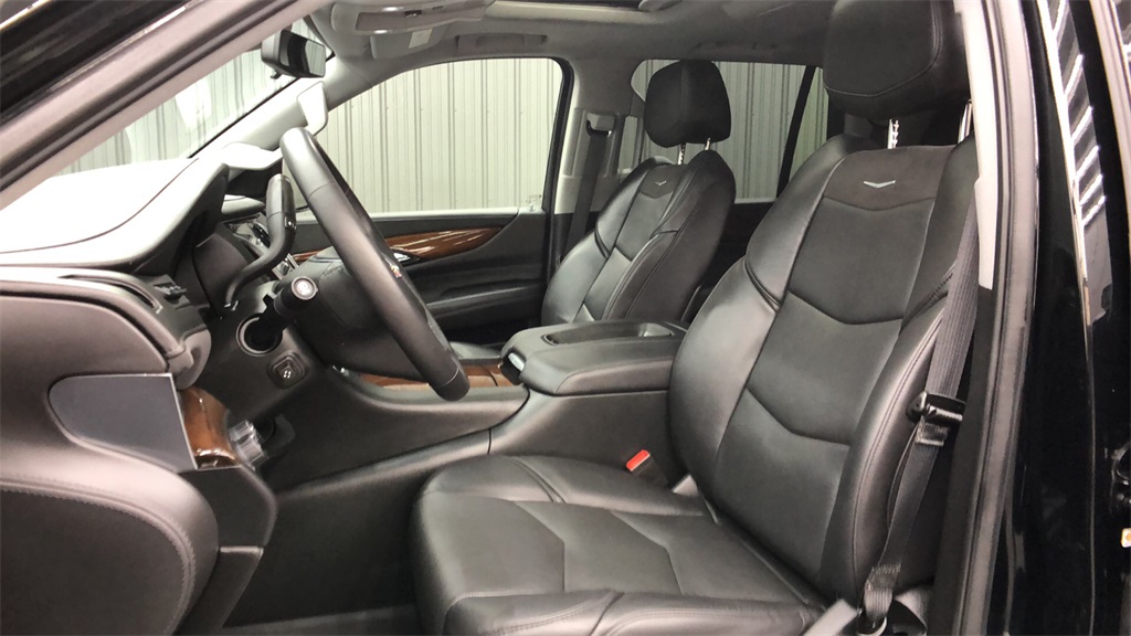 2020 Cadillac Escalade - 303945