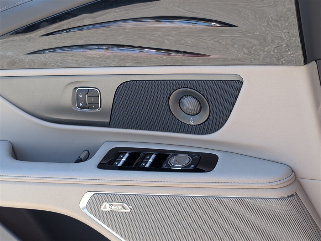 new 2025 Lincoln Nautilus car, priced at $63,474