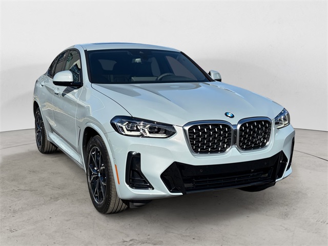 2025 BMW X4 30i's photo