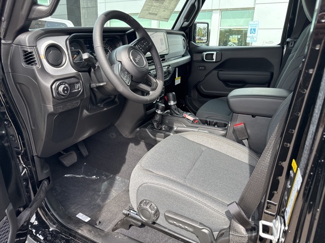 2025 Jeep Gladiator Sport S photo 11