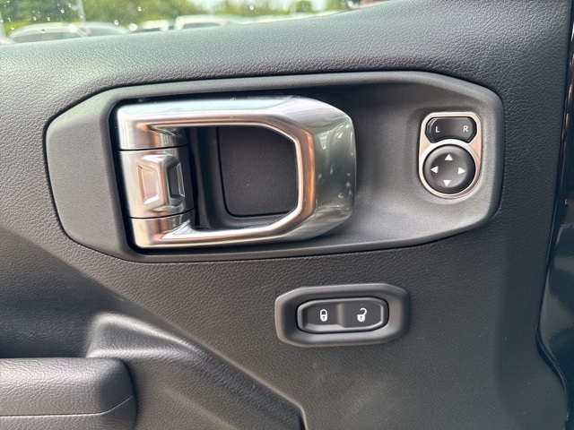 2025 Jeep Gladiator Sport S photo 12