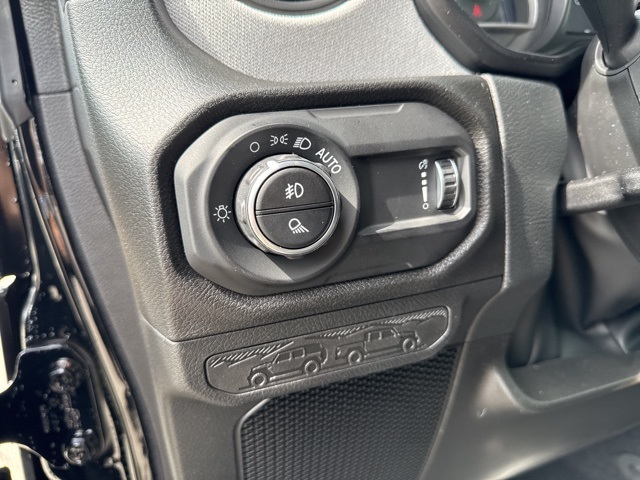 2025 Jeep Gladiator Sport S photo 13