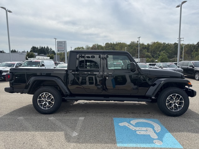 2025 Jeep Gladiator Sport S photo 6