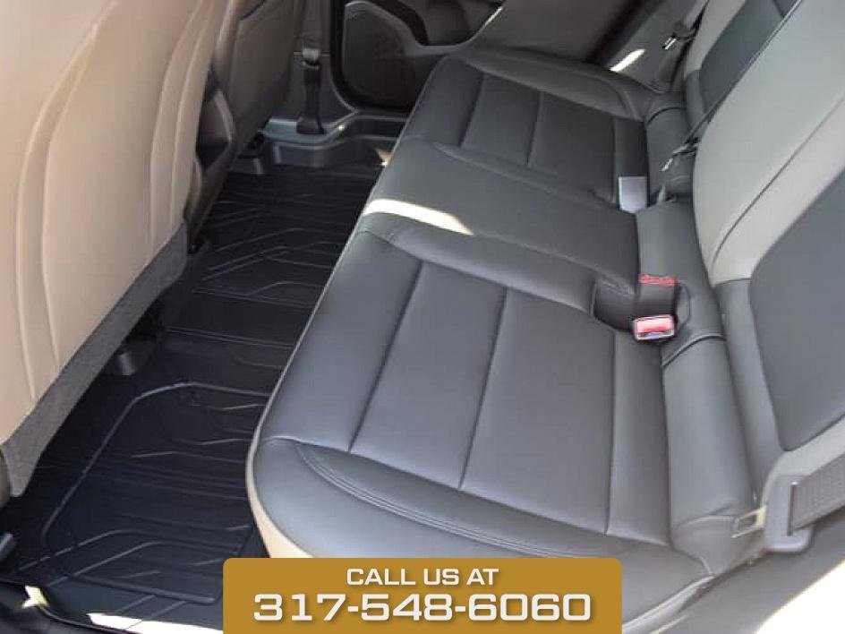 2025 Summit White Chevrolet Trax ACTIV FWD SUV