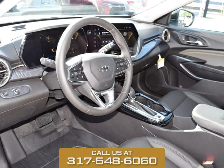 2025 Summit White Chevrolet Trax ACTIV FWD SUV