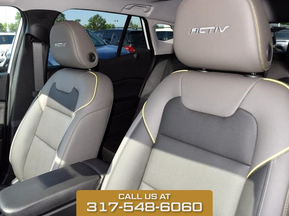 2025 Summit White Chevrolet Trax ACTIV FWD SUV