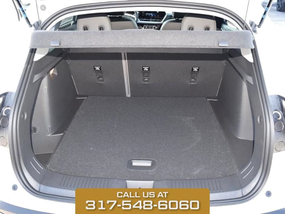 2025 Summit White Chevrolet Trax ACTIV FWD SUV