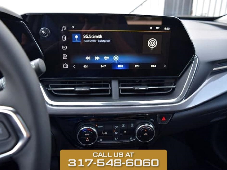 2025 Summit White Chevrolet Trax ACTIV FWD SUV