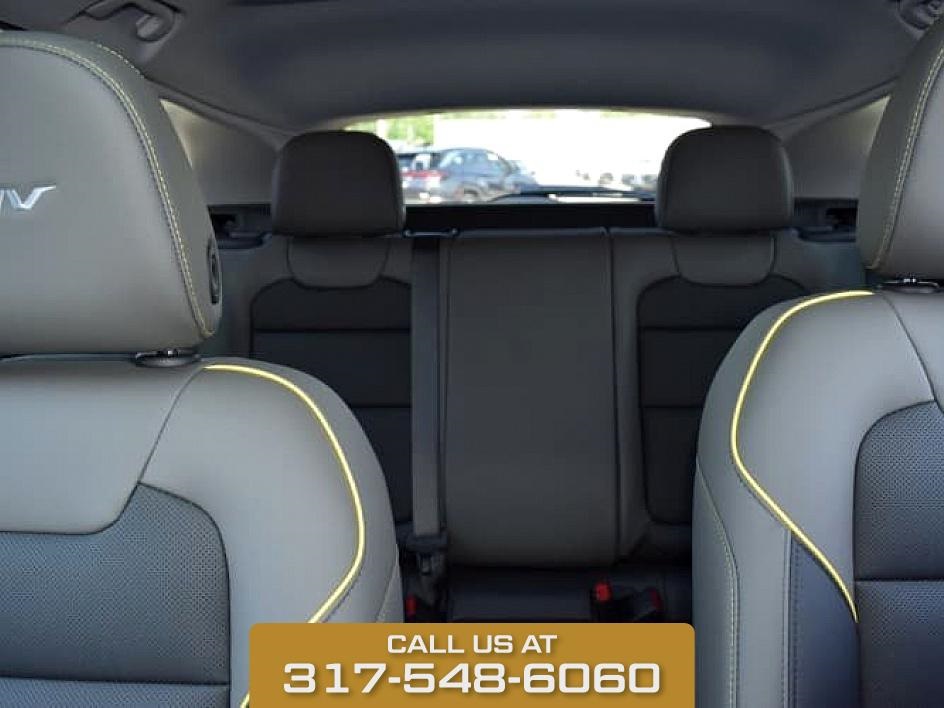 2025 Summit White Chevrolet Trax ACTIV FWD SUV