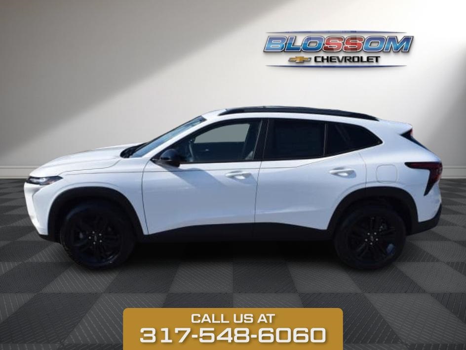 2025 Summit White Chevrolet Trax ACTIV FWD SUV