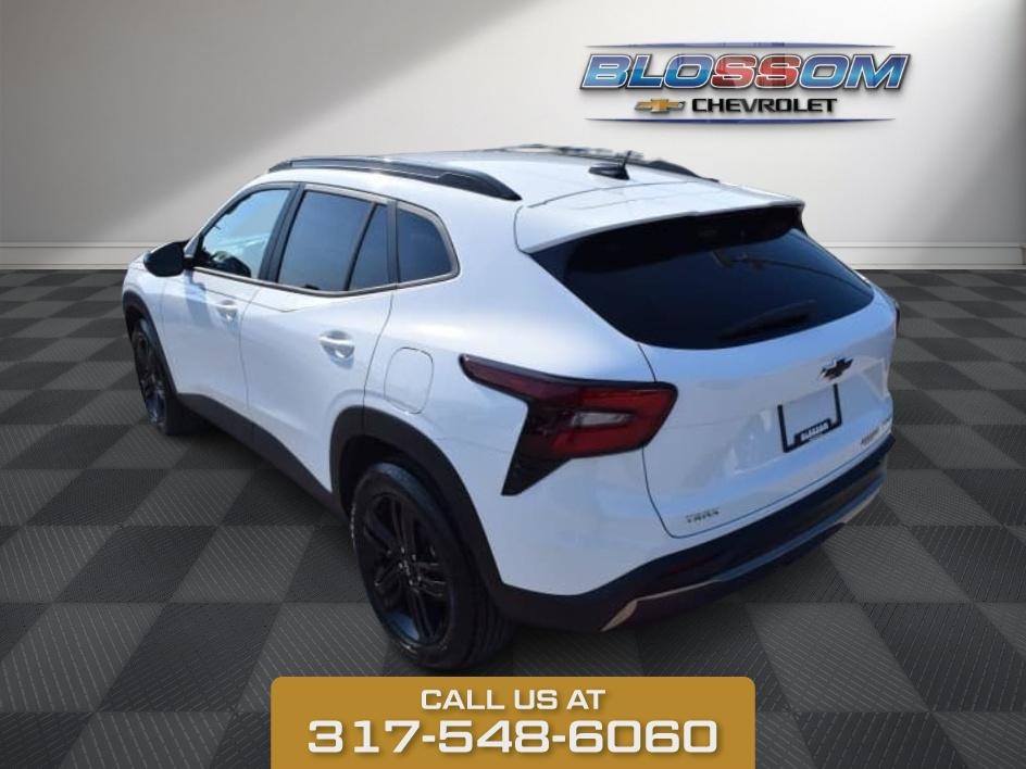 2025 Summit White Chevrolet Trax ACTIV FWD SUV