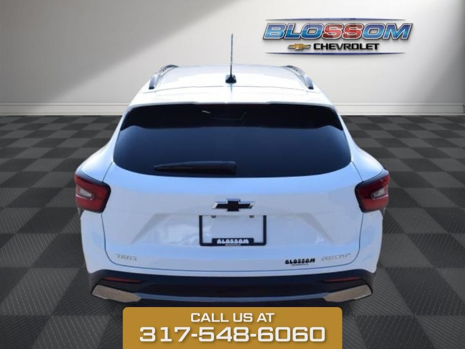 2025 Summit White Chevrolet Trax ACTIV FWD SUV