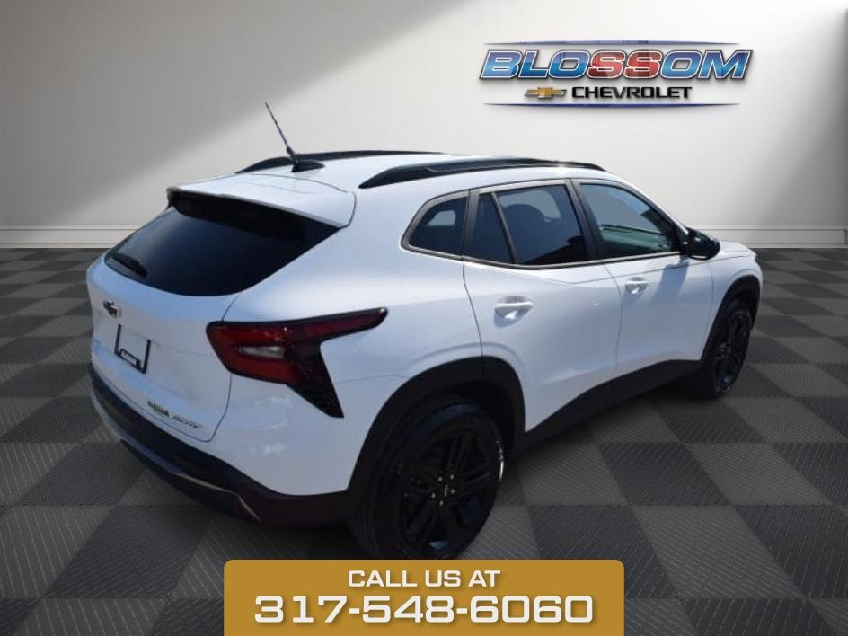 2025 Summit White Chevrolet Trax ACTIV FWD SUV