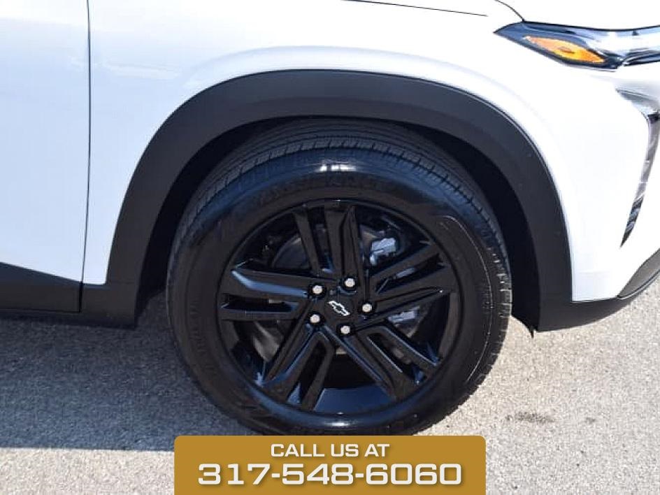 2025 Summit White Chevrolet Trax ACTIV FWD SUV