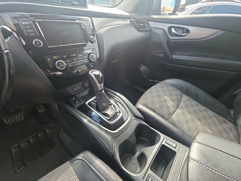 used 2020 Nissan Rogue Sport car, priced at $12,895