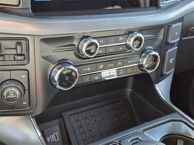 New 2025 Ford F-150 XLT 4D SuperCrew