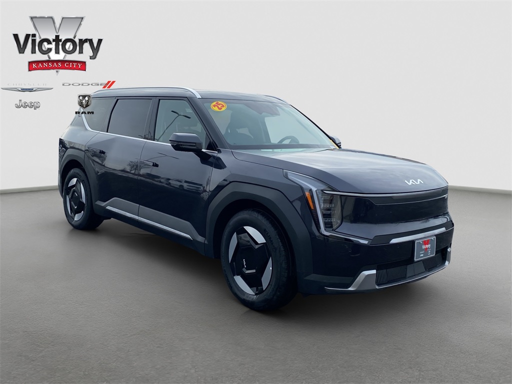 2025 Kia EV9 Wind's photo