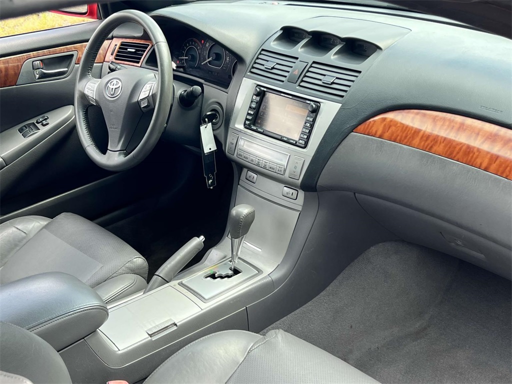 2008 Toyota Camry Solara SLE photo 12