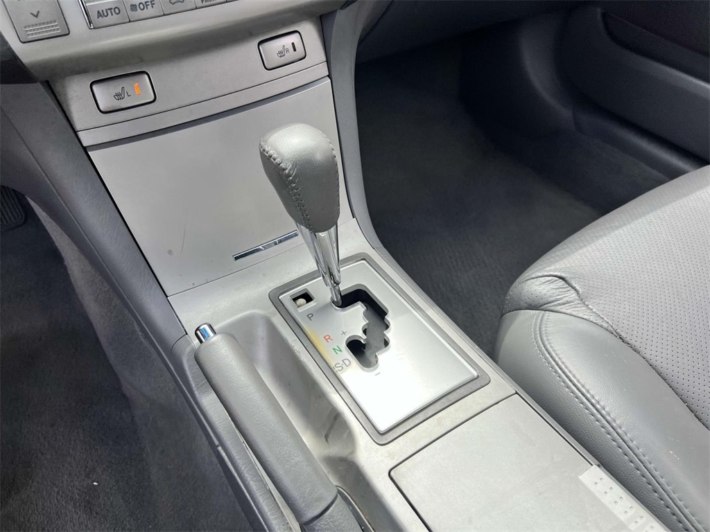 2008 Toyota Camry Solara SLE photo 23