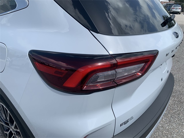 2025 Space Silver Metallic Ford Escape Base FWD SUV