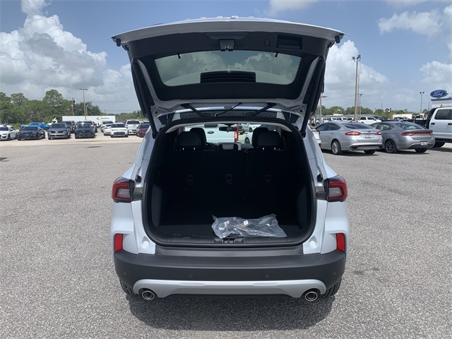 2025 Space Silver Metallic Ford Escape Base FWD SUV