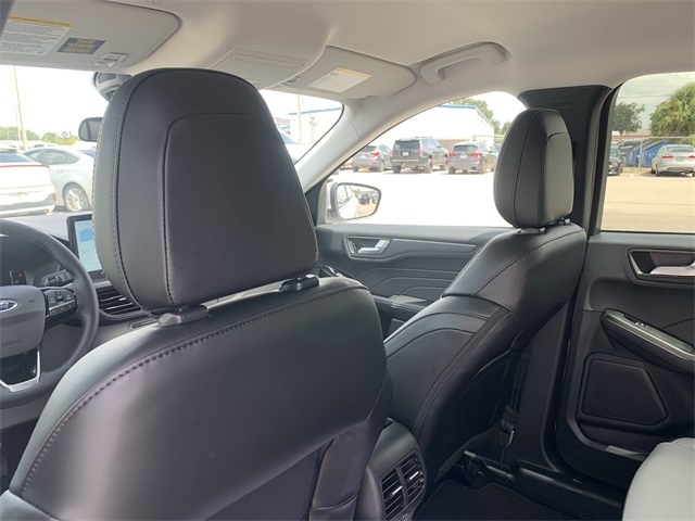 2025 Space Silver Metallic Ford Escape Base FWD SUV