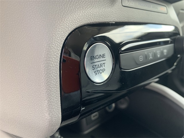 2025 Space Silver Metallic Ford Escape Base FWD SUV