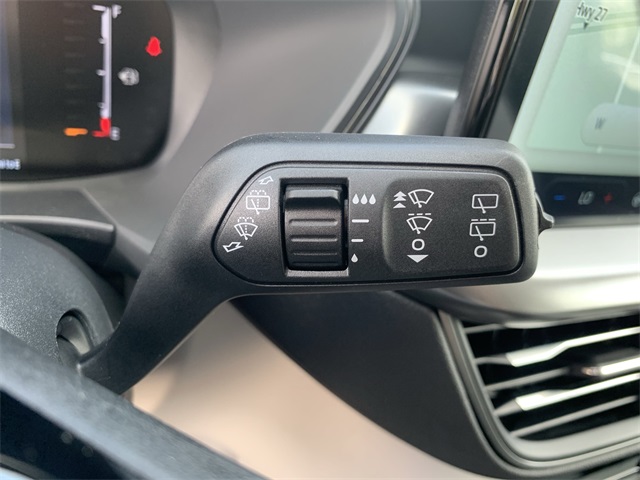 2025 Space Silver Metallic Ford Escape Base FWD SUV