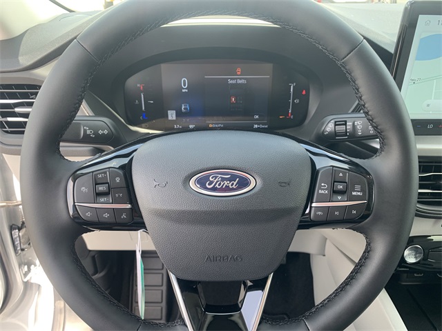 2025 Space Silver Metallic Ford Escape Base FWD SUV