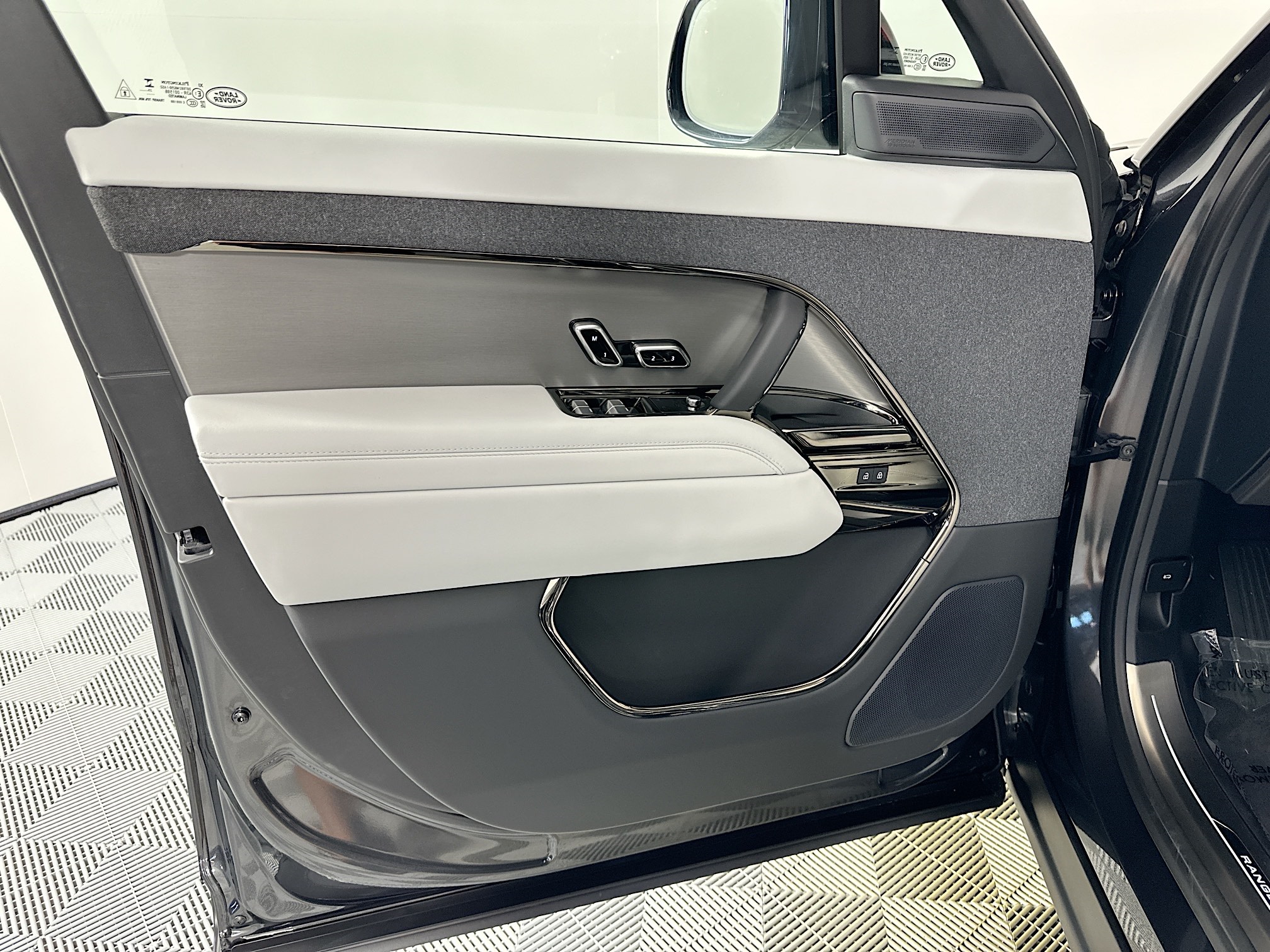 new 2026 Land Rover Range Rover Sport car, priced at $92,350