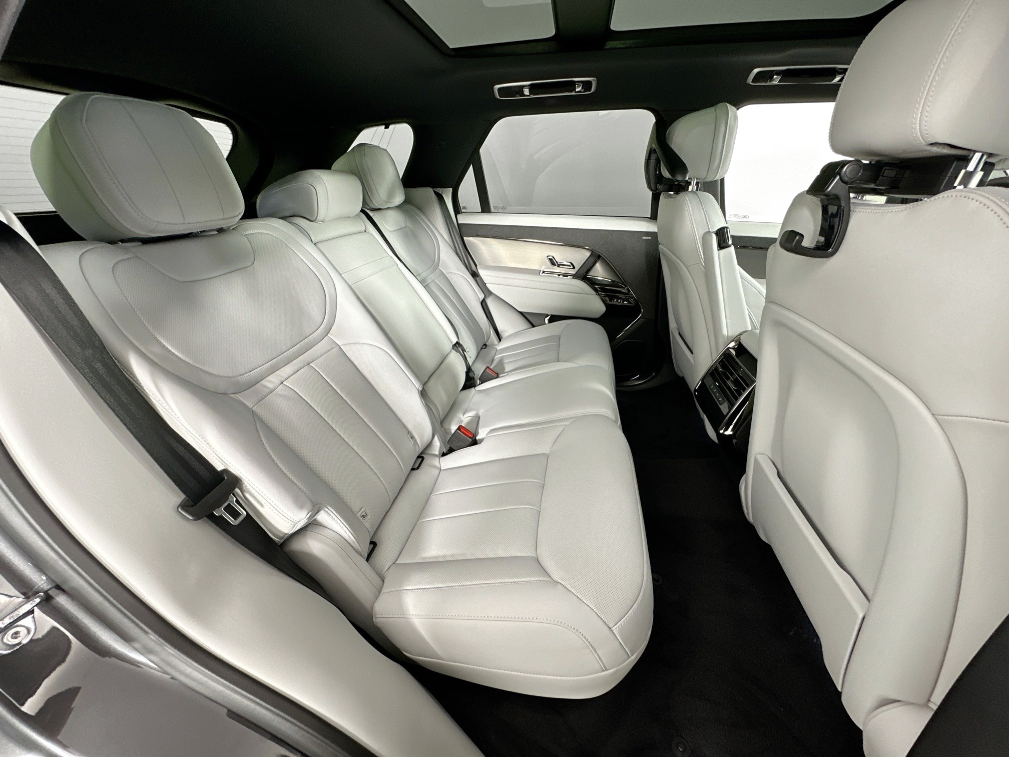 new 2026 Land Rover Range Rover Sport car, priced at $92,350