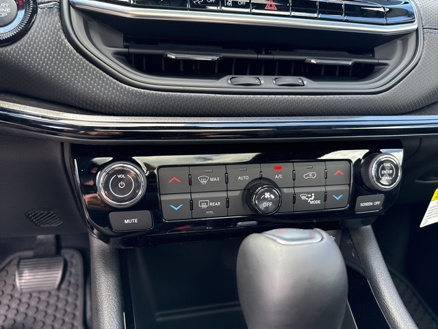 2025 Jeep Compass Latitude photo 17