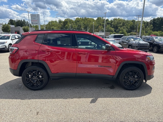 2025 Jeep Compass Latitude photo 7