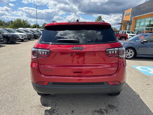 2025 Jeep Compass Latitude photo 8