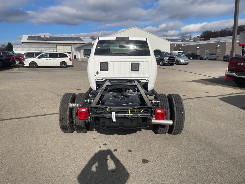 2026 Ram 5500 Tradesman photo 4