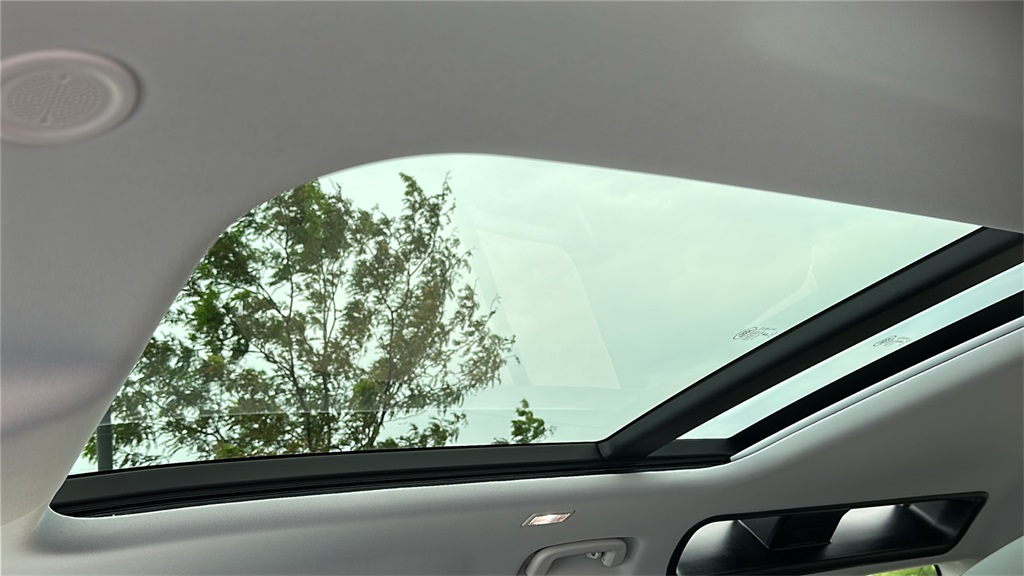 new 2025 Land Rover Defender 110 car, priced at $75,788