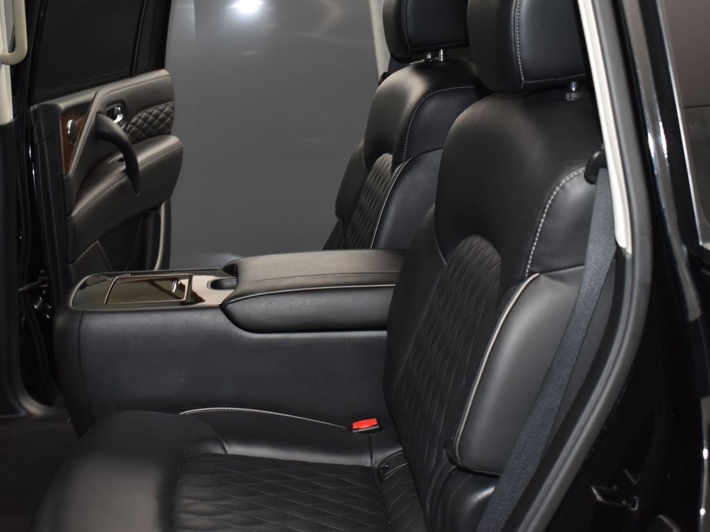 2019 Infiniti QX80 Luxe photo 18