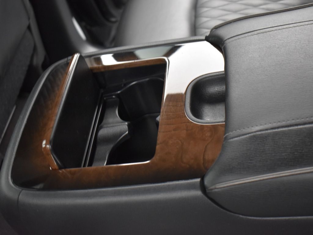 2019 Infiniti QX80 Luxe photo 22
