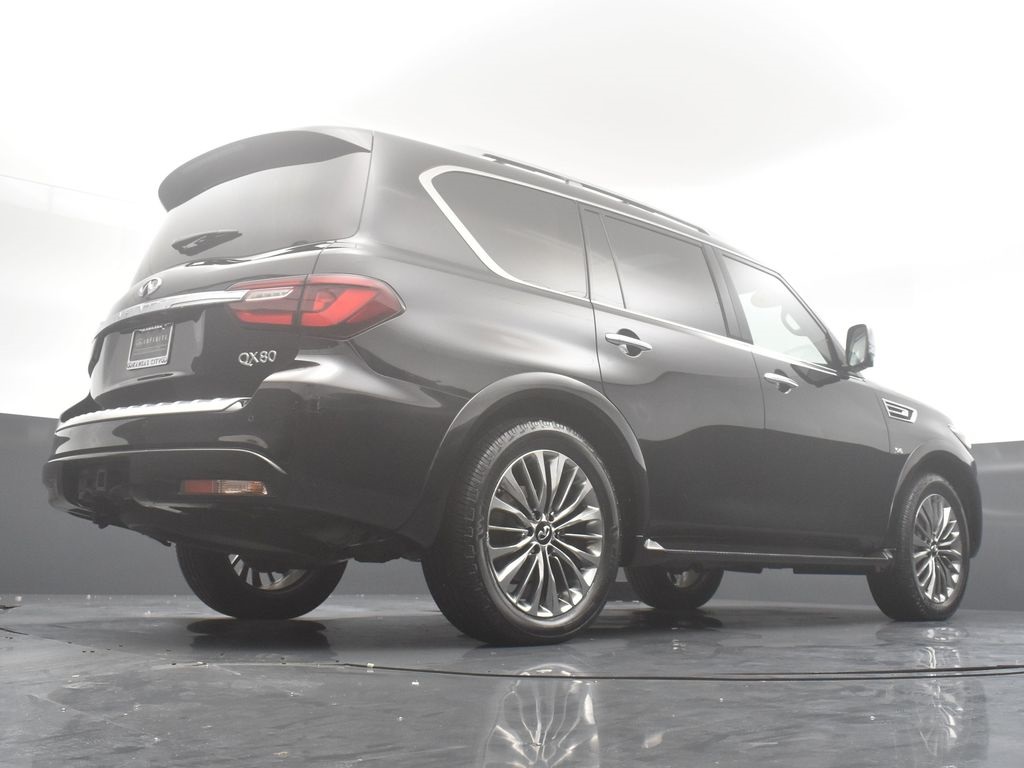 2019 Infiniti QX80 Luxe photo 31