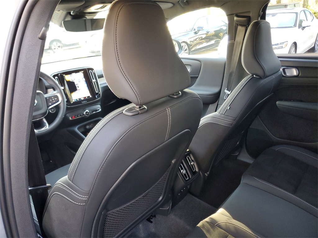 used 2025 Volvo XC40 car, priced at $30,900