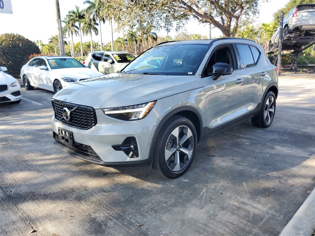 used 2025 Volvo XC40 car, priced at $30,900