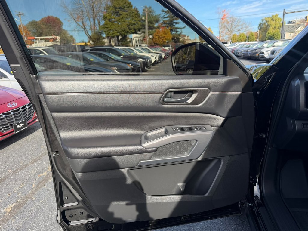 Used 2024 Nissan Pathfinder SUV