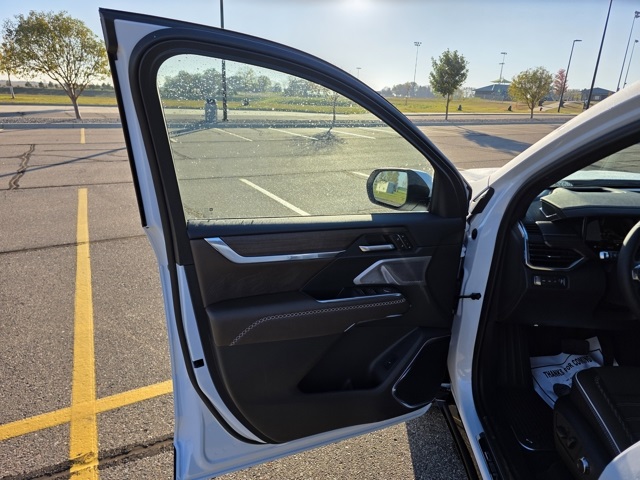 2026 Gmc Acadia Denali photo 4