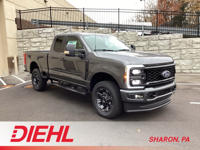 2026 Ford F-350 Super Duty XL's photo