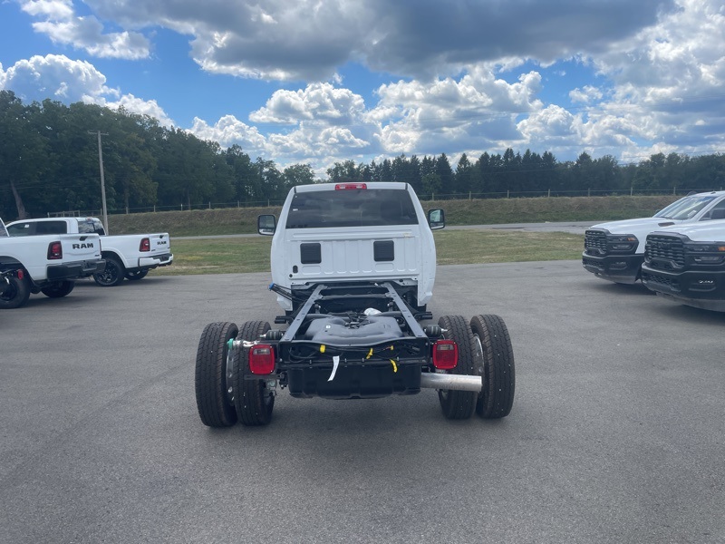 2026 Ram 5500 Tradesman photo 4