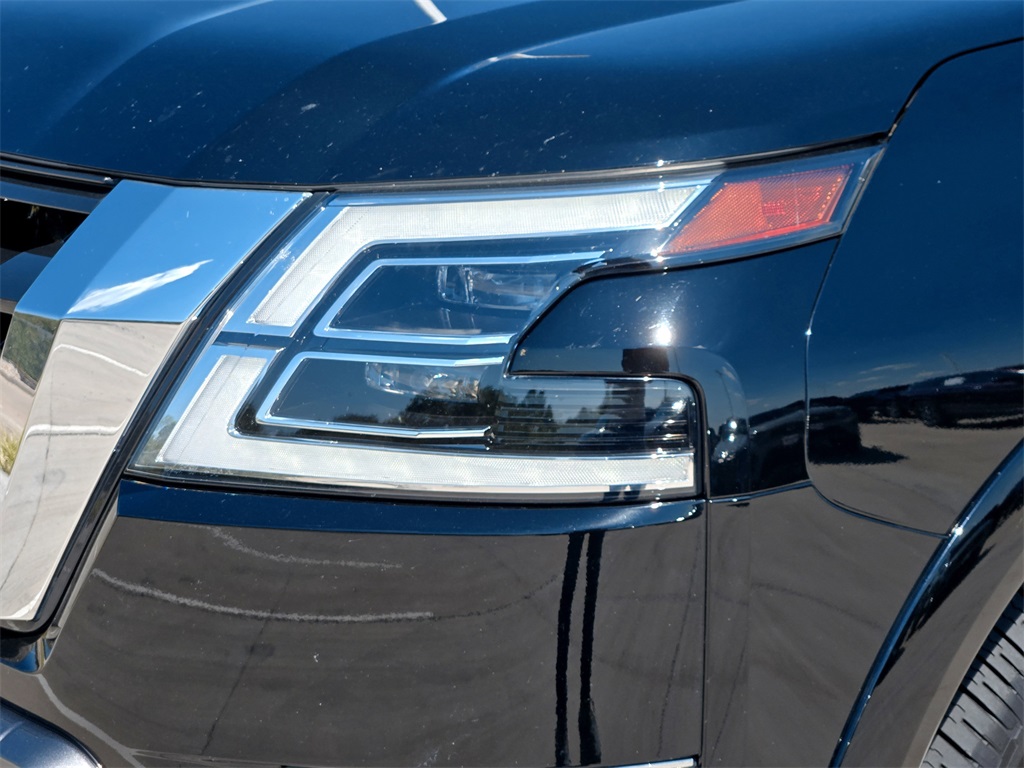 2022 Nissan Armada Platinum photo 3