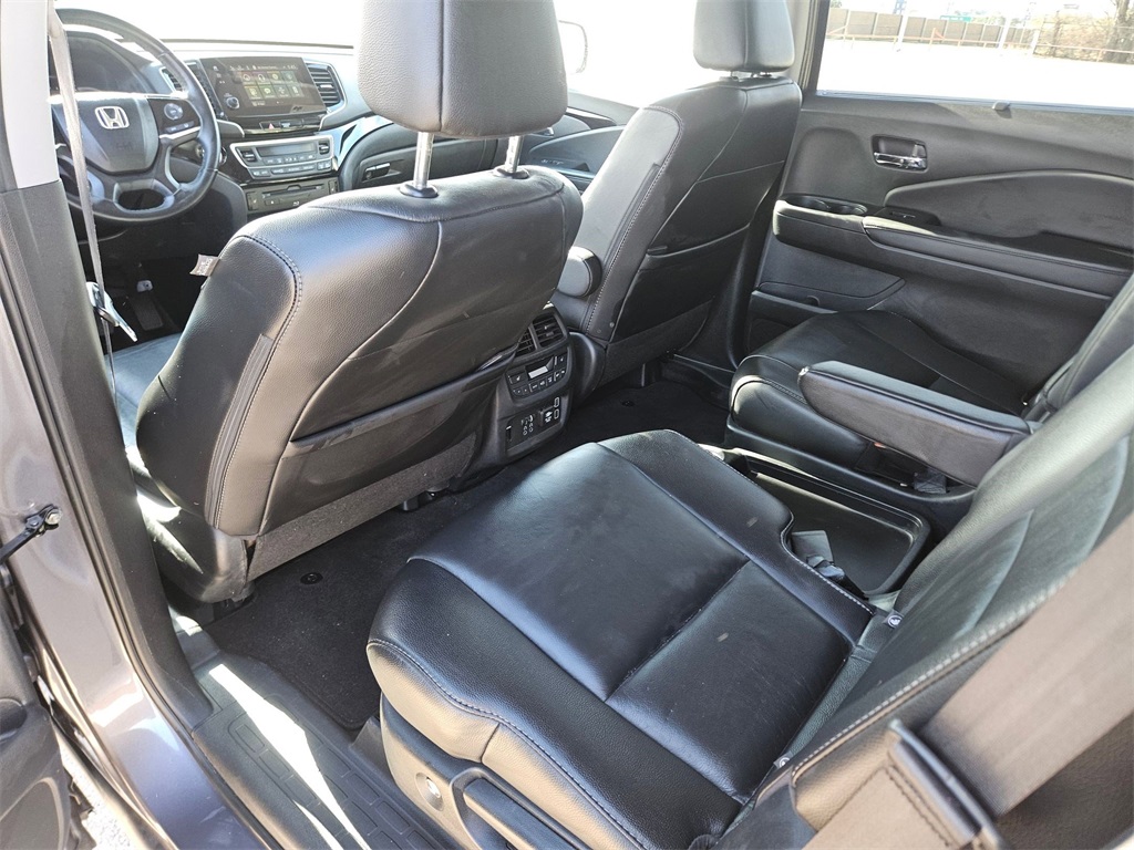 2021 Honda Pilot Touring photo 11
