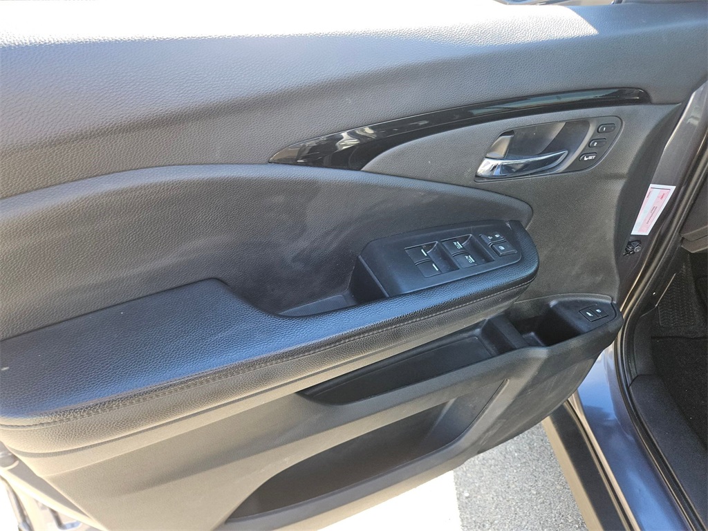 2021 Honda Pilot Touring photo 12